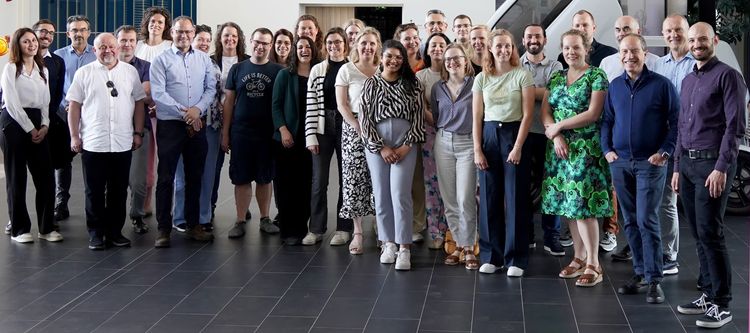 A group photo of RE-SAMPLE Consortium partners (May 2024)