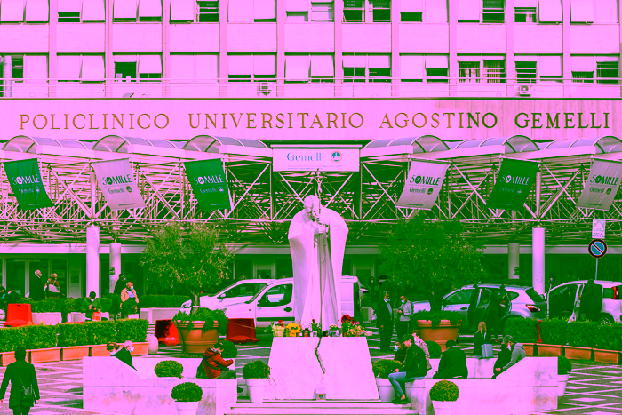 Photo of the main entrance to the Policlinico Universitario Agostino Gemelli